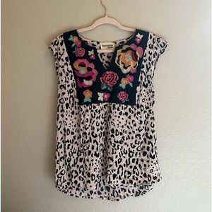 Savannah Jane cheetah print shirt with floral design. Size: L